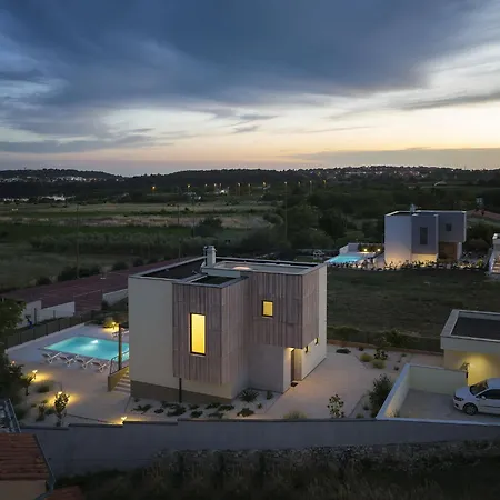 Beautiful With Private Swimming Pool Pula