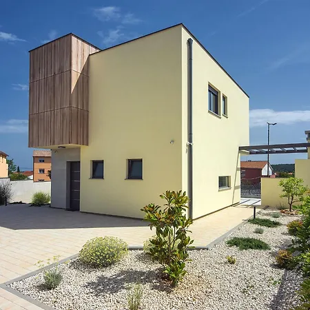 Beautiful With Private Swimming Pool Villa Pula