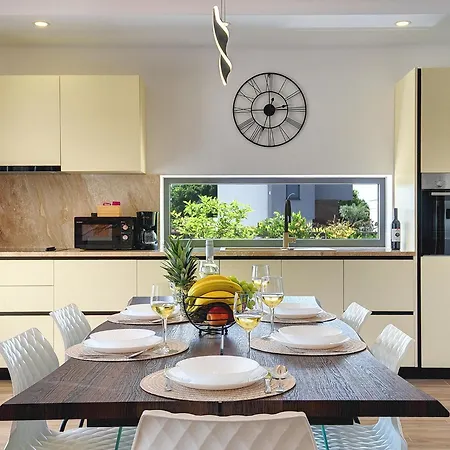 Villa Beautiful With Private Swimming Pool Pula