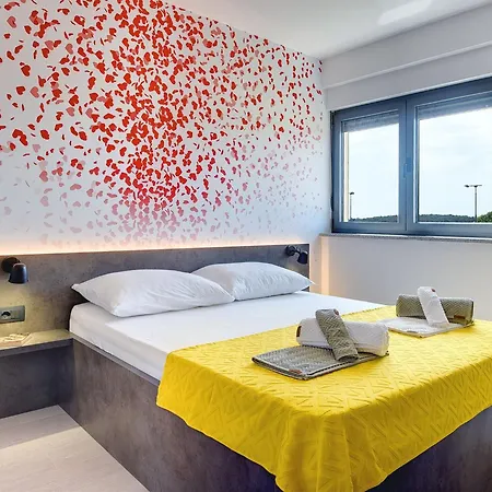 Beautiful With Private Swimming Pool *