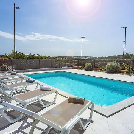 Beautiful With Private Swimming Pool Villa *