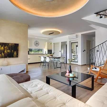 Beautiful With Private Swimming Pool Villa *